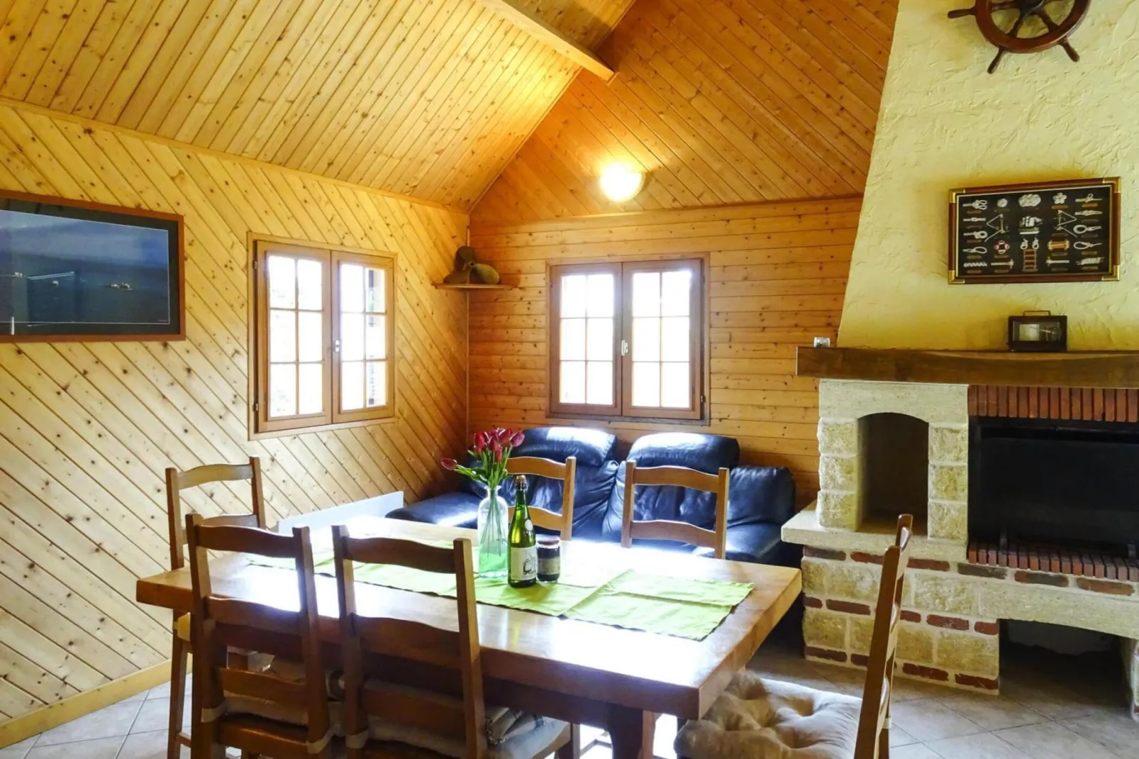 Holiday home Denneville-Eetkamer