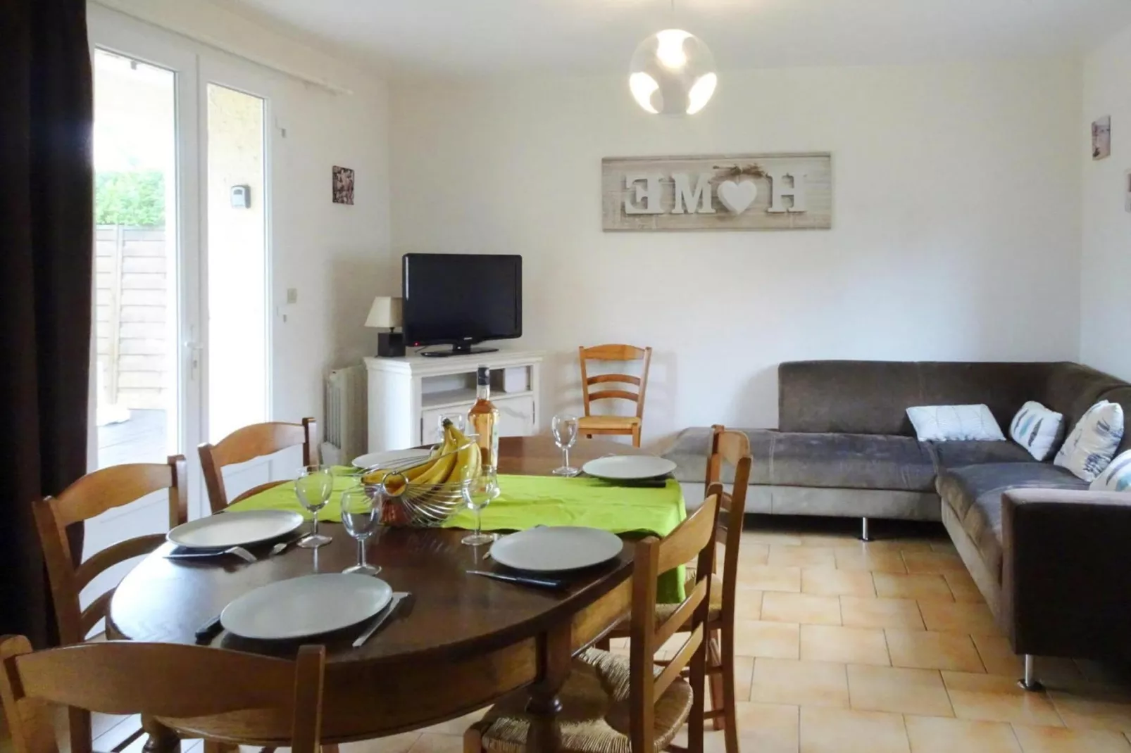 Holiday home Portbail-Eetkamer