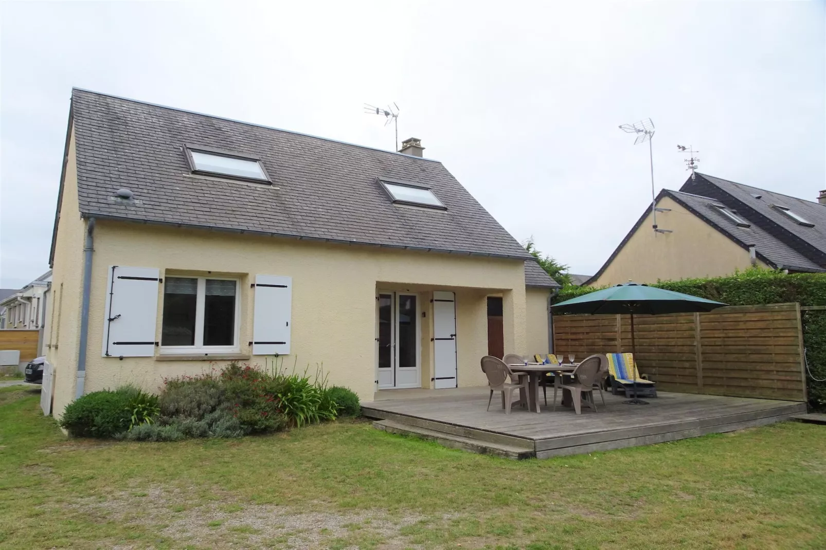 Holiday home Portbail-Buitenkant zomer