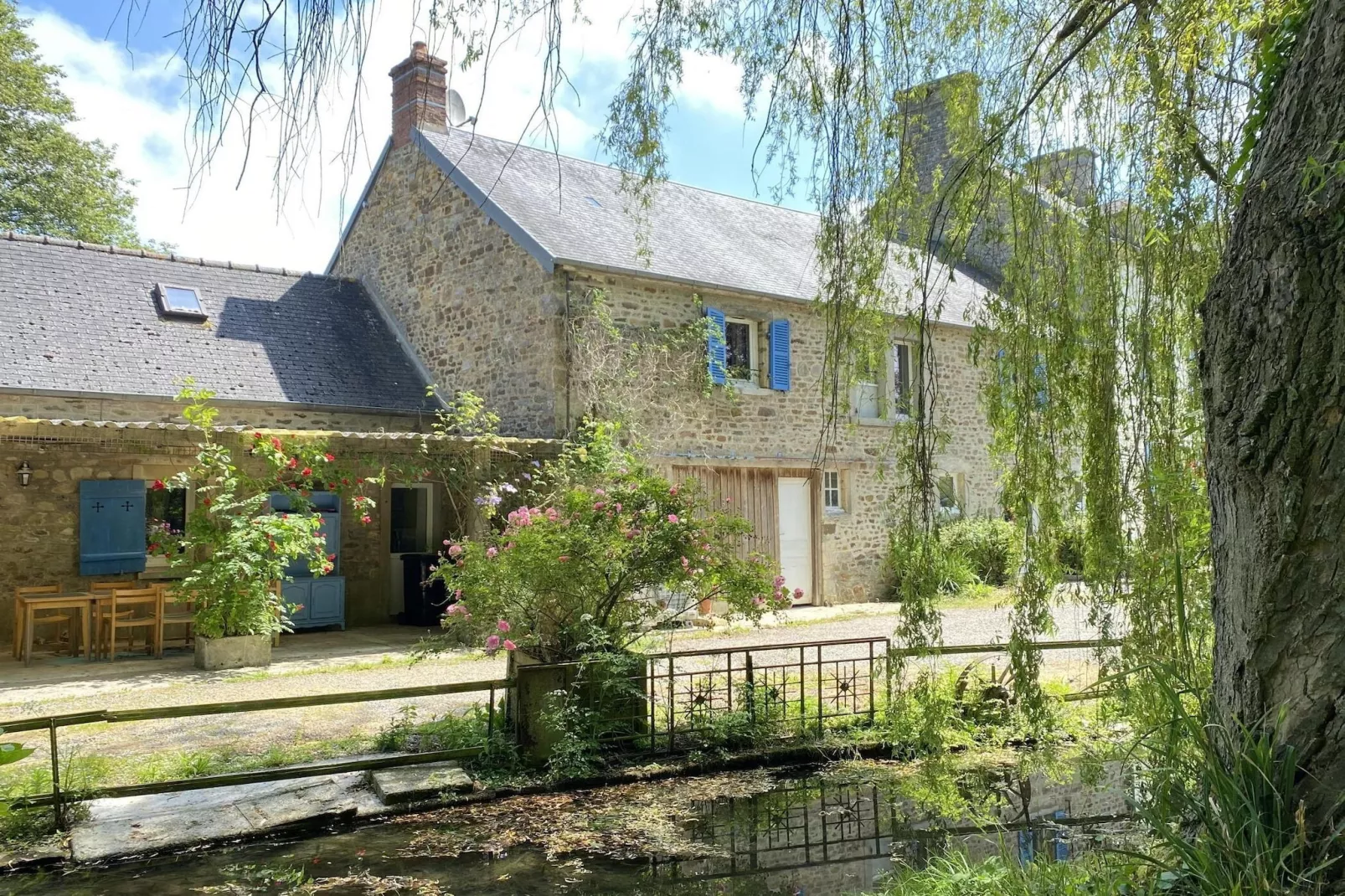 Semi-detached house St Sauveur-le-Vicomte--Buitenkant zomer