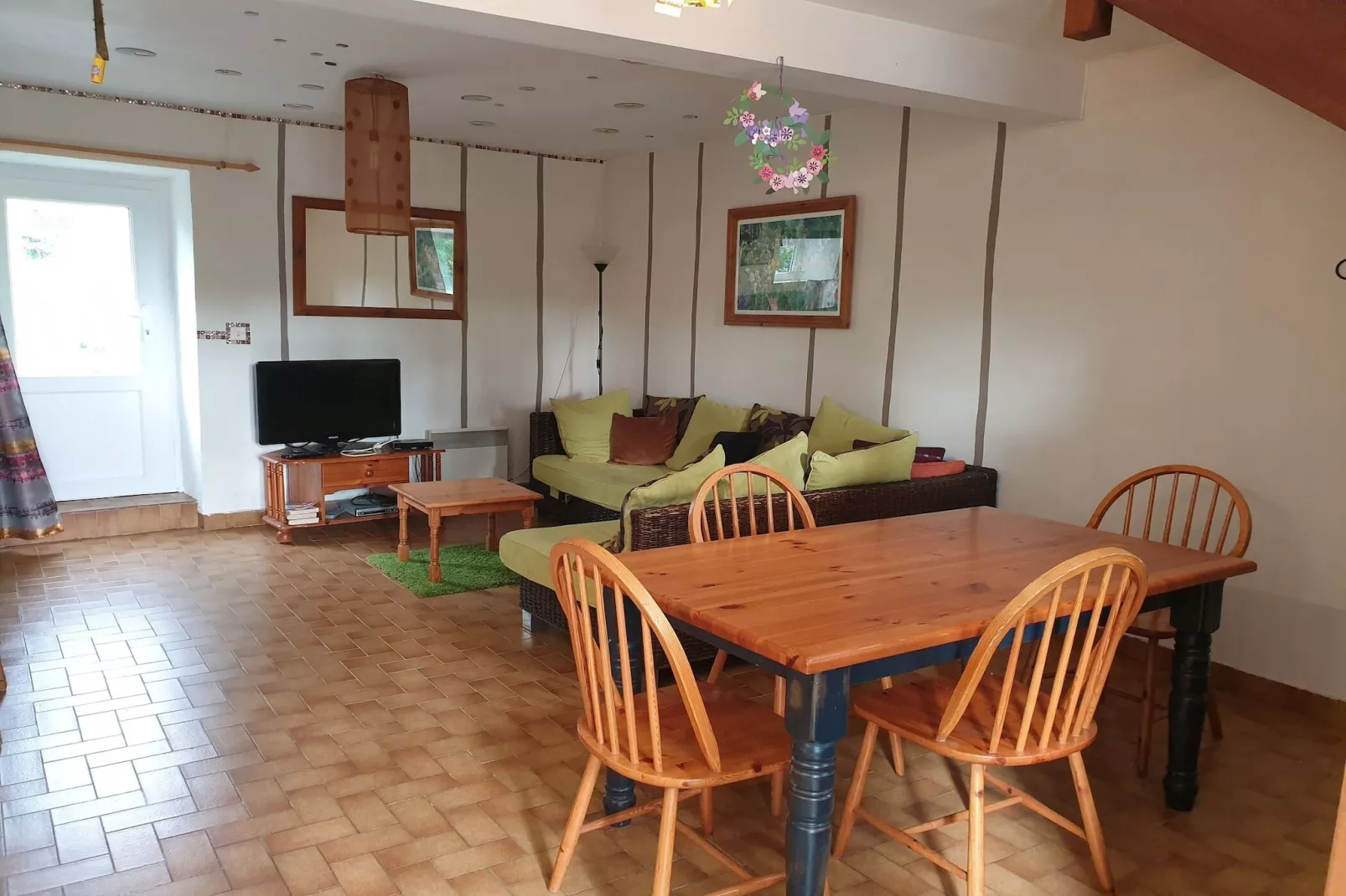 Semi-detached house St Sauveur-le-Vicomte--Eetkamer