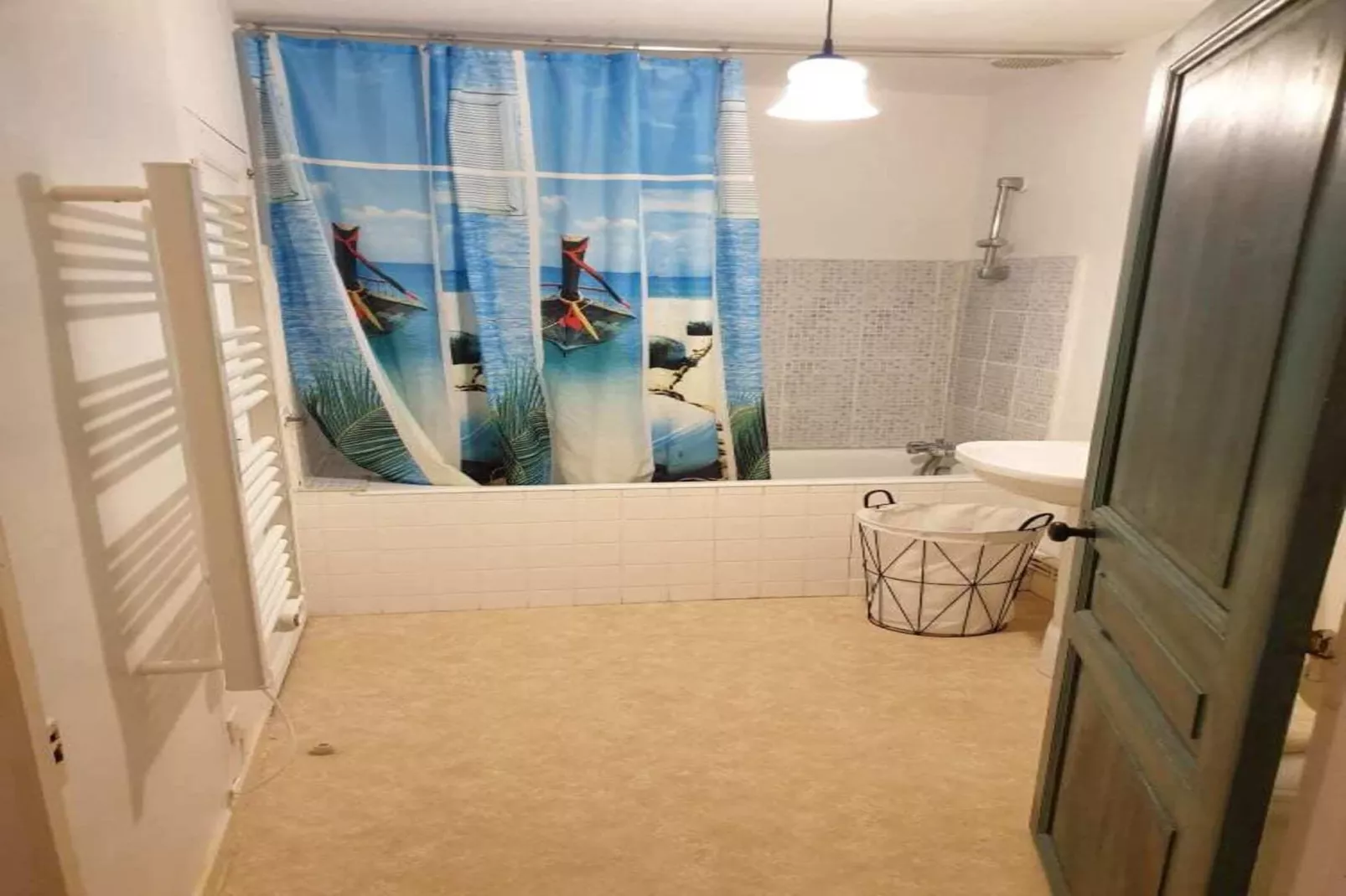 Semi-detached house St Sauveur-le-Vicomte--Badkamer