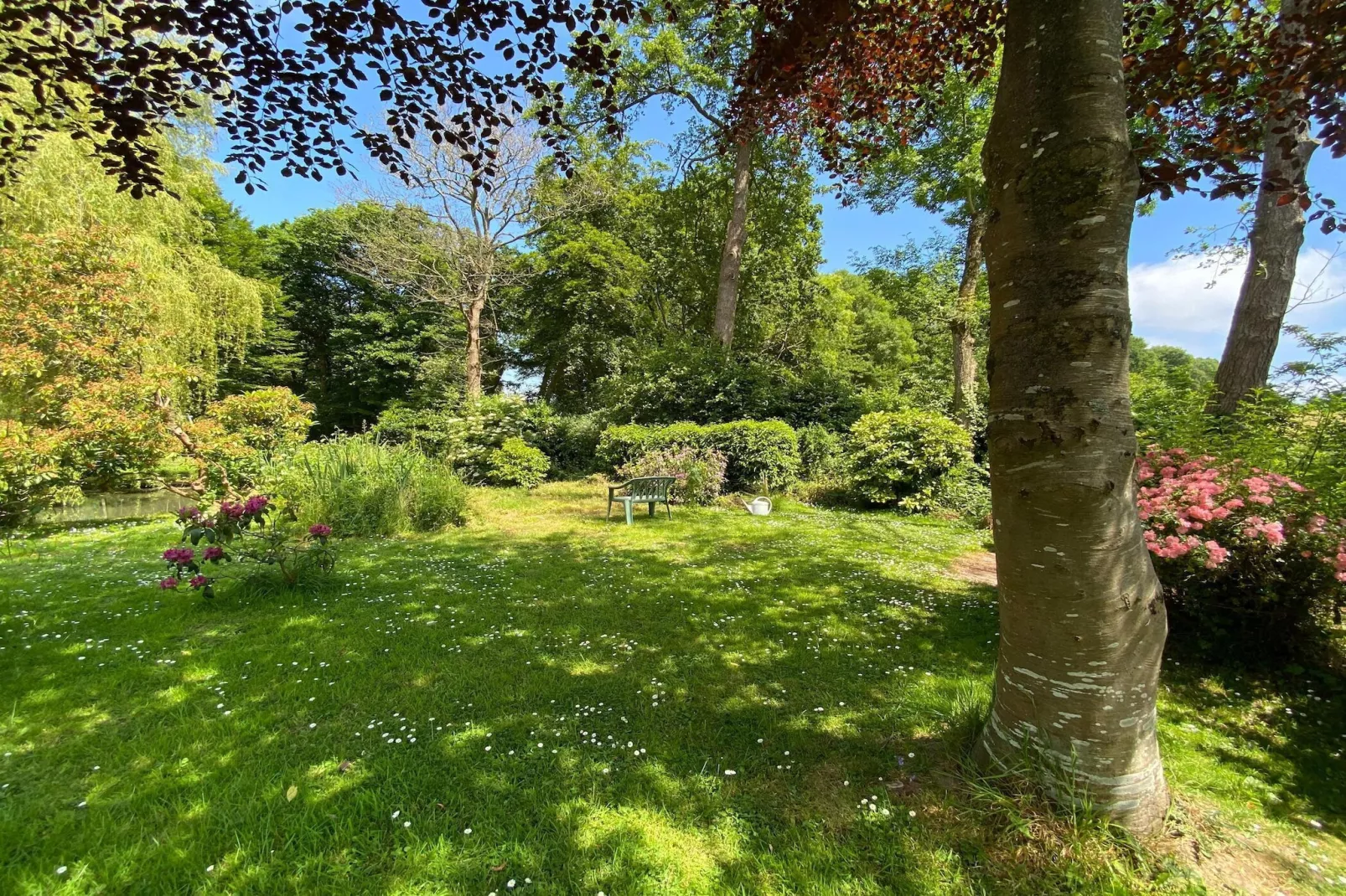 Semi-detached house St Sauveur-le-Vicomte--Tuinen zomer