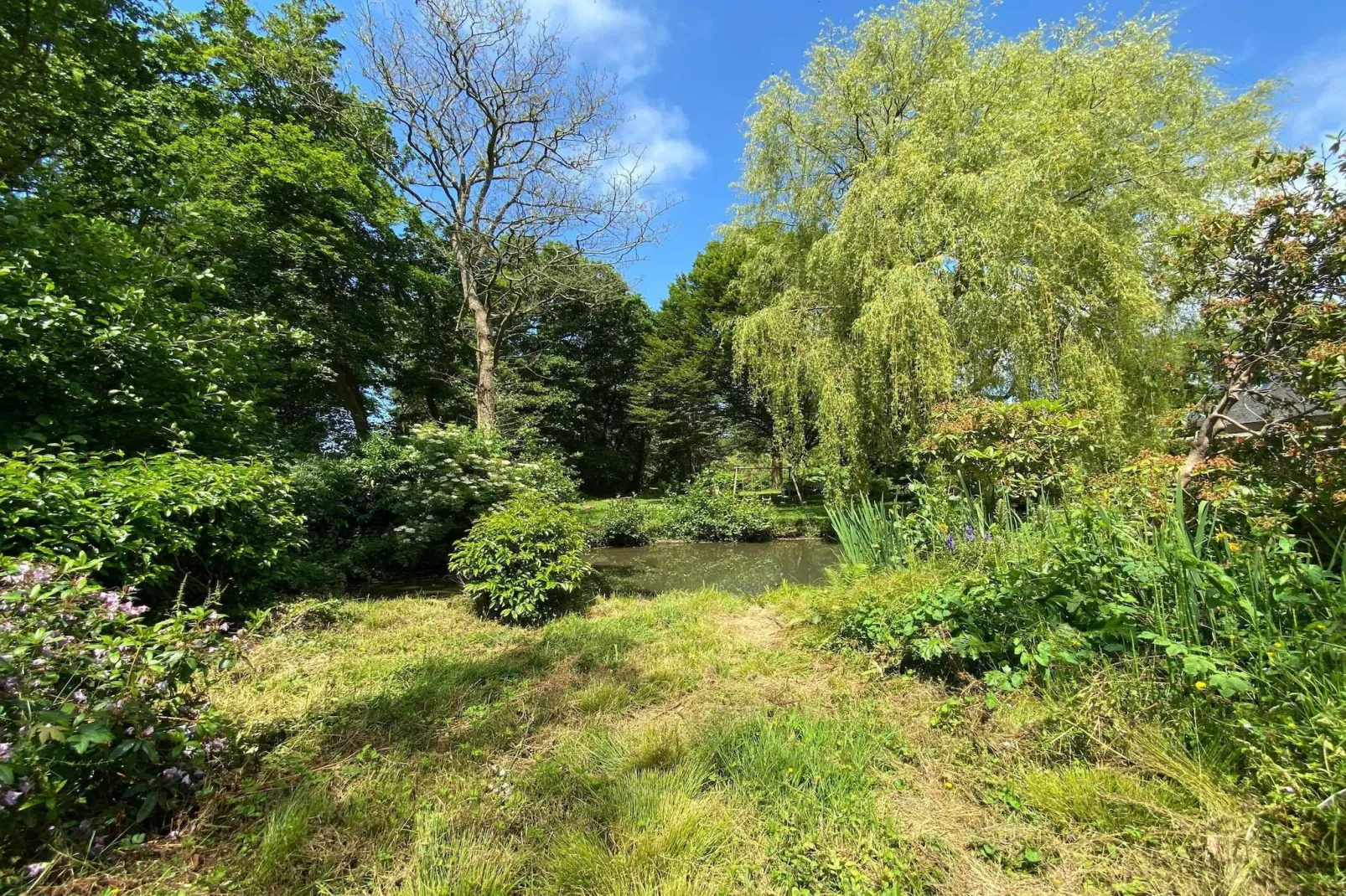 Semi-detached house St Sauveur-le-Vicomte--Tuinen zomer
