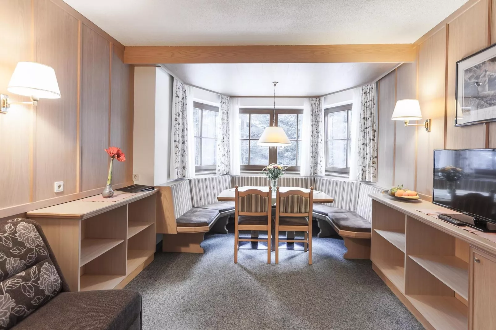 Landhaus Falkner Sölden-Woonkamer