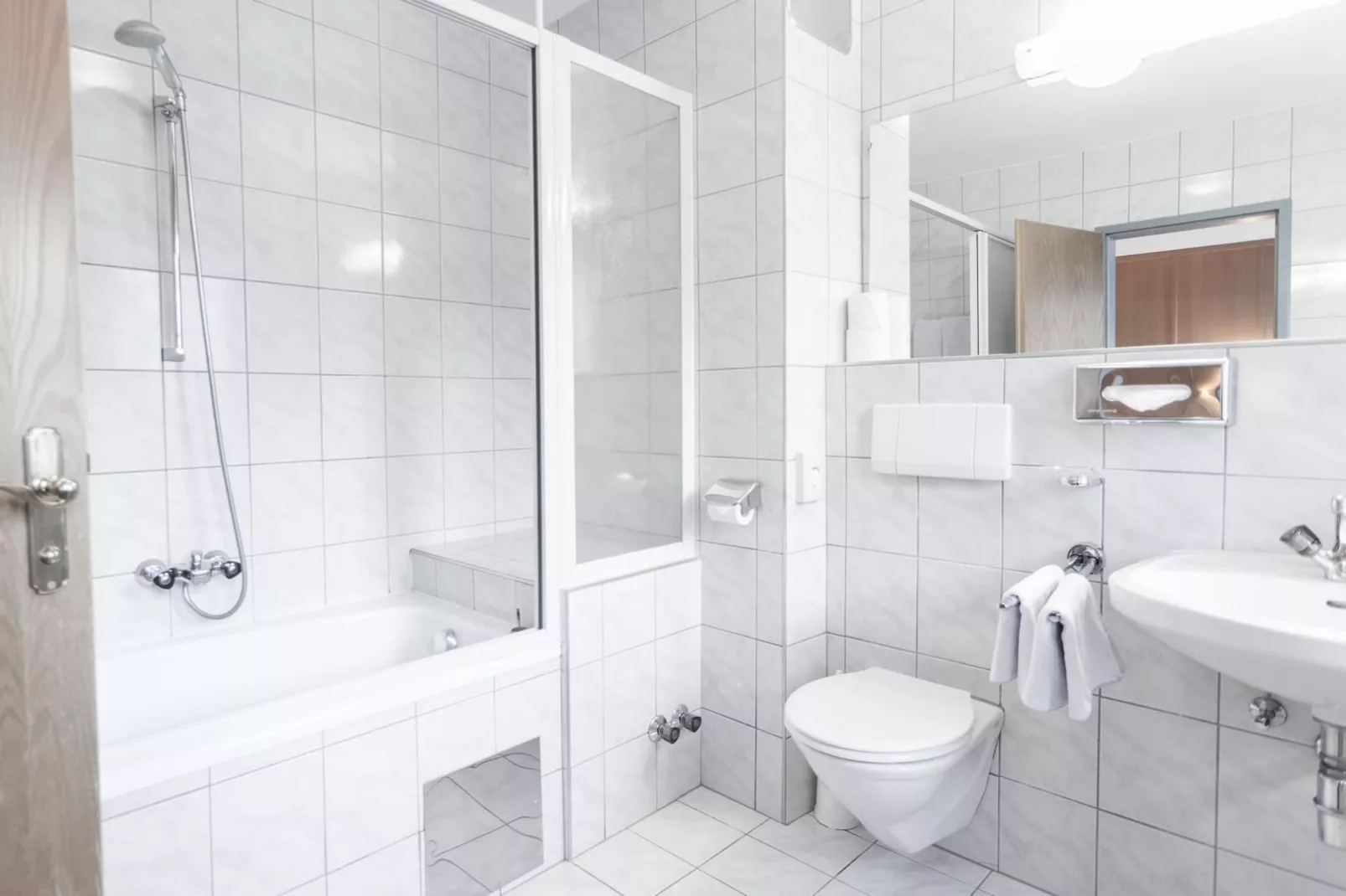 Landhaus Falkner Sölden-Badkamer