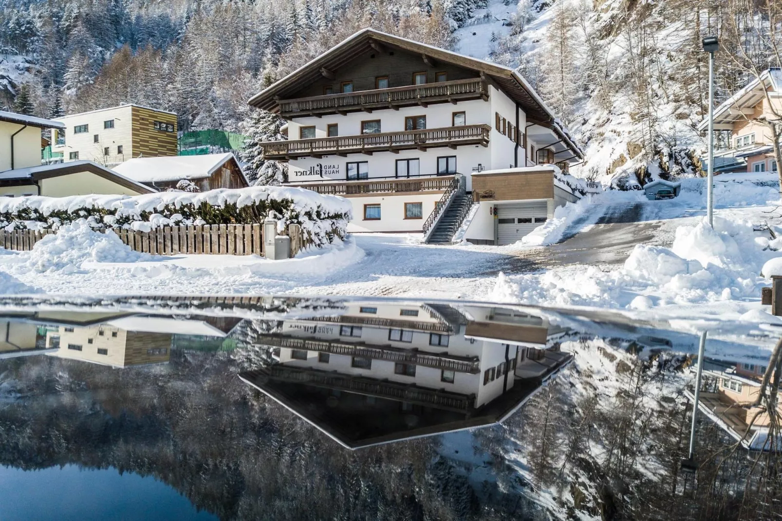 Landhaus Falkner Sölden-Exterieur winter