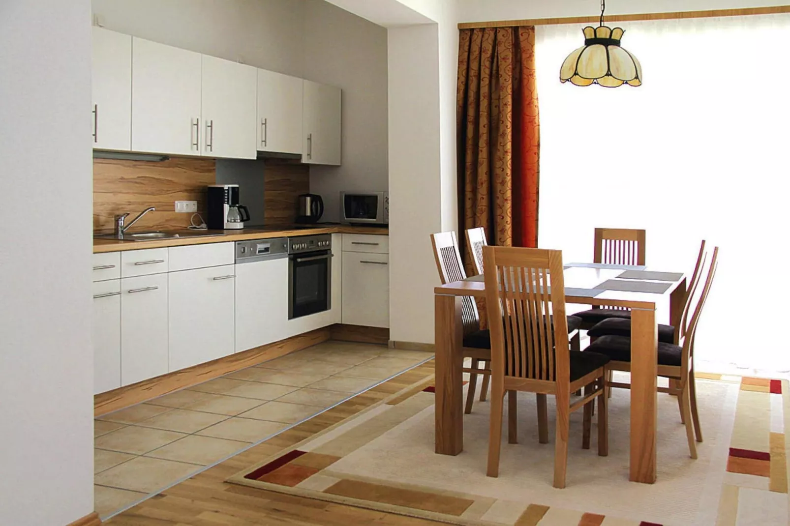 Vicky Apartments-Eetkamer