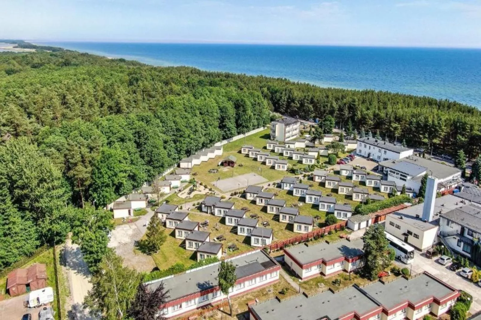 Domki wakacyjne JAROSZOWIEC domki 1-pokojowe Łazy-Buitenkant zomer