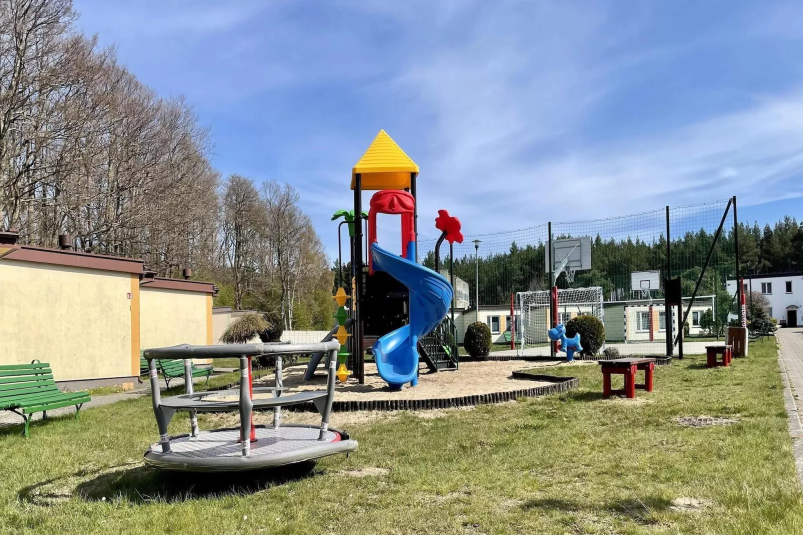 Domki wakacyjne JAROSZOWIEC domki 1-pokojowe Łazy-Parkfaciliteiten
