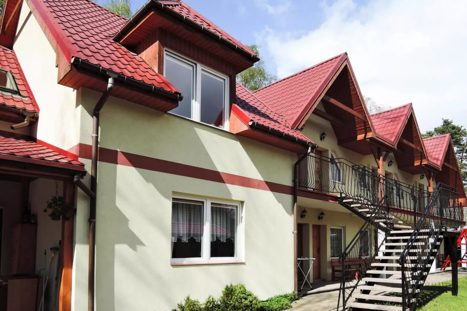Lovely holiday home in Pobierowo for 20 persons-Buitenkant zomer