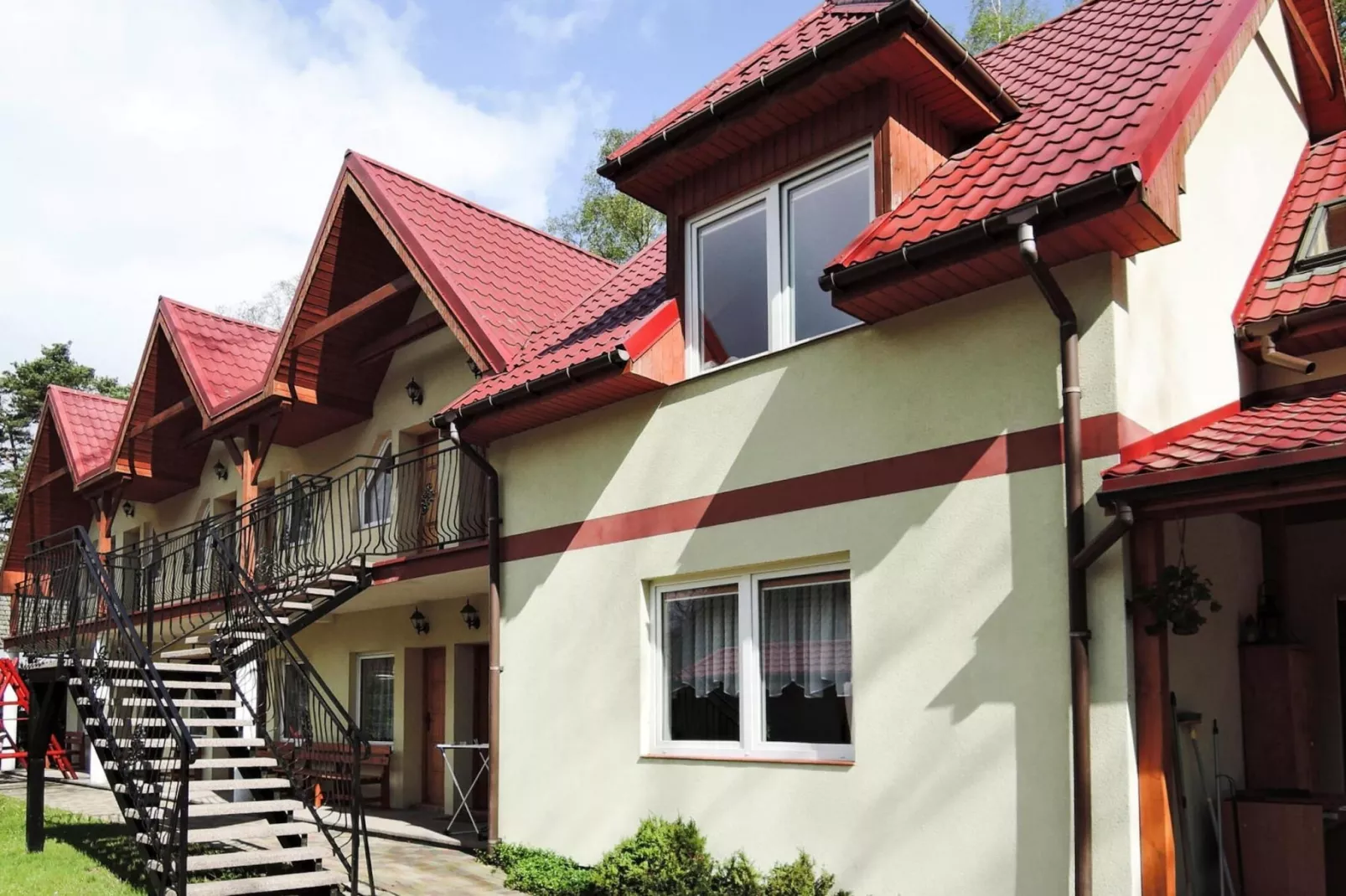 Lovely holiday home in Pobierowo for 20 persons-Buitenkant zomer