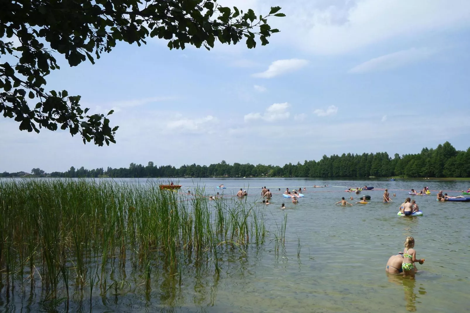 Holiday home in Dobrogoszcz-Waterzicht