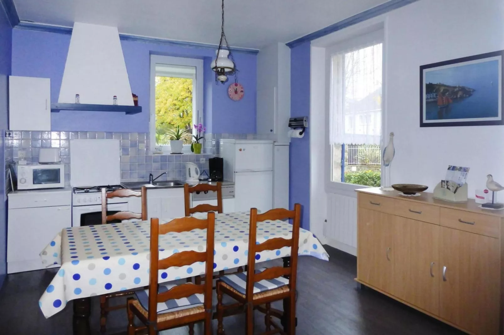 Nice holiday home near the beach Pléneuf Val André-Eetkamer