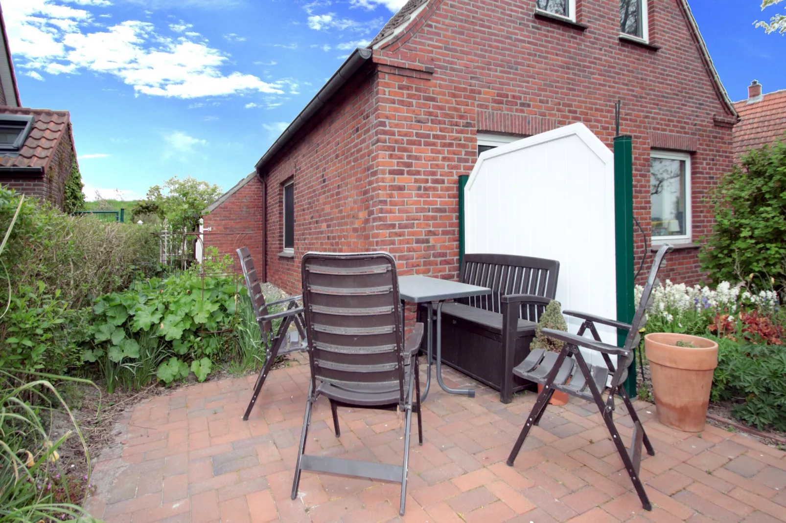 Ferienwohnung in Hilgenriedersiel-Terrasbalkon