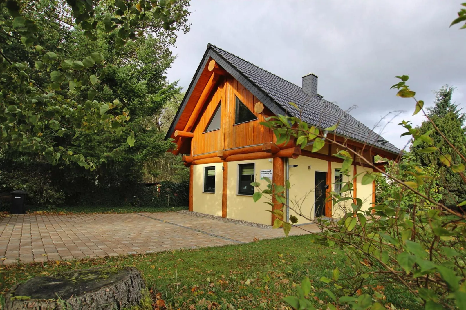Ferienhaus Waldblick 85 qm-Buitenkant zomer
