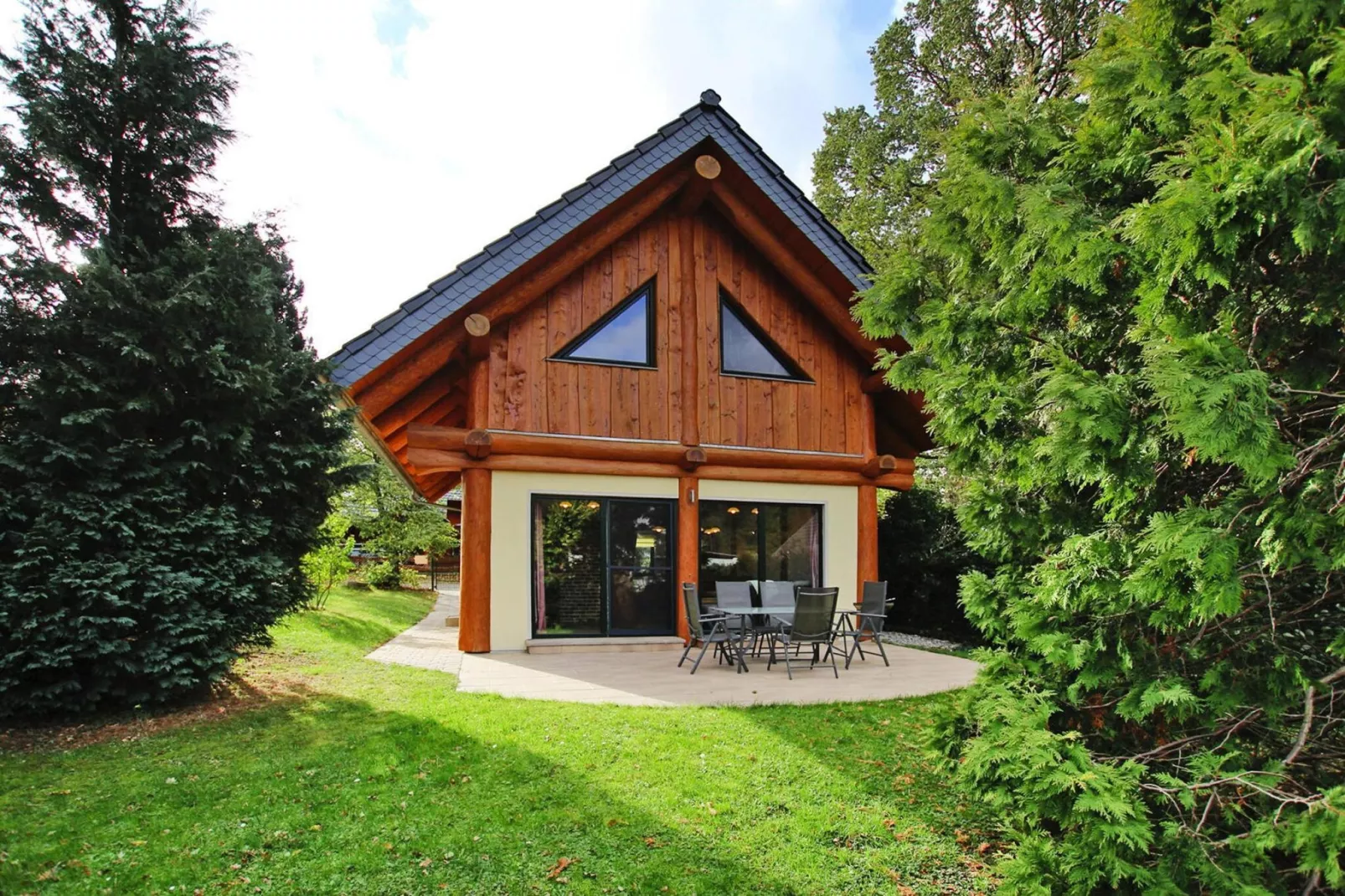Ferienhaus Waldblick 85 qm-Buitenkant zomer