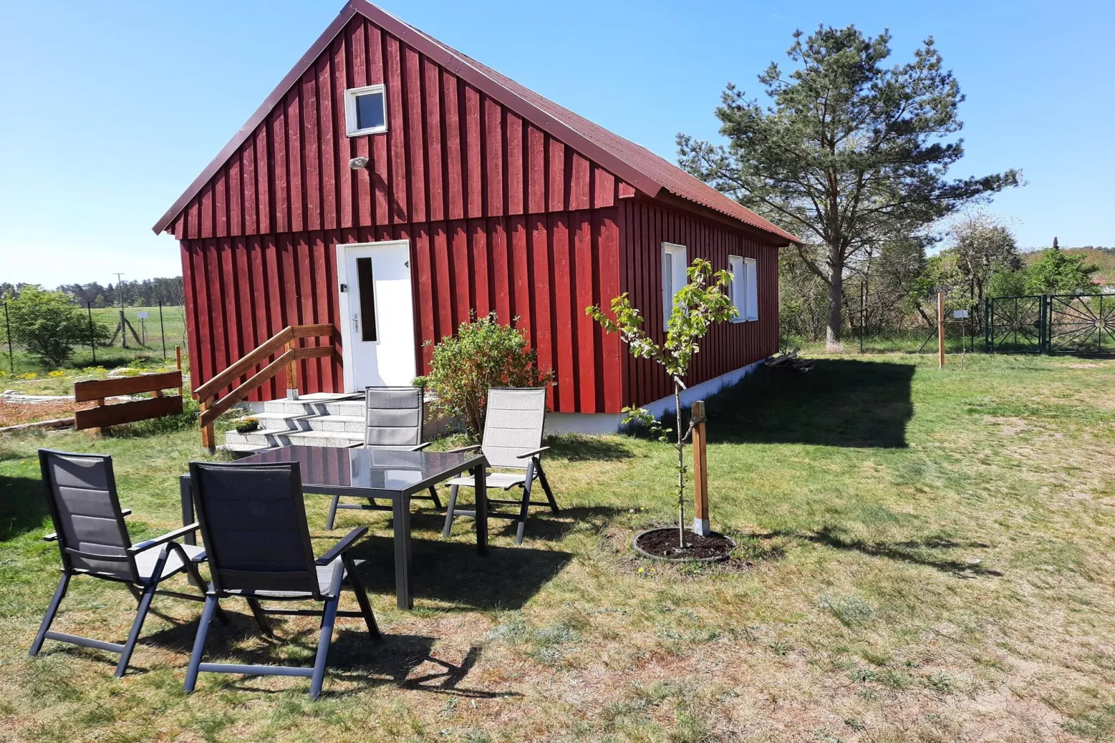 Bungalow 4 Rheinsberg-Buitenkant zomer