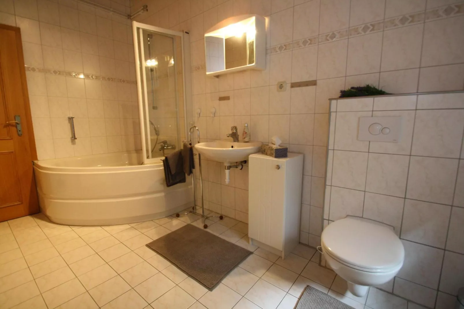 Doppelhaushälte Waldkautz-Badkamer