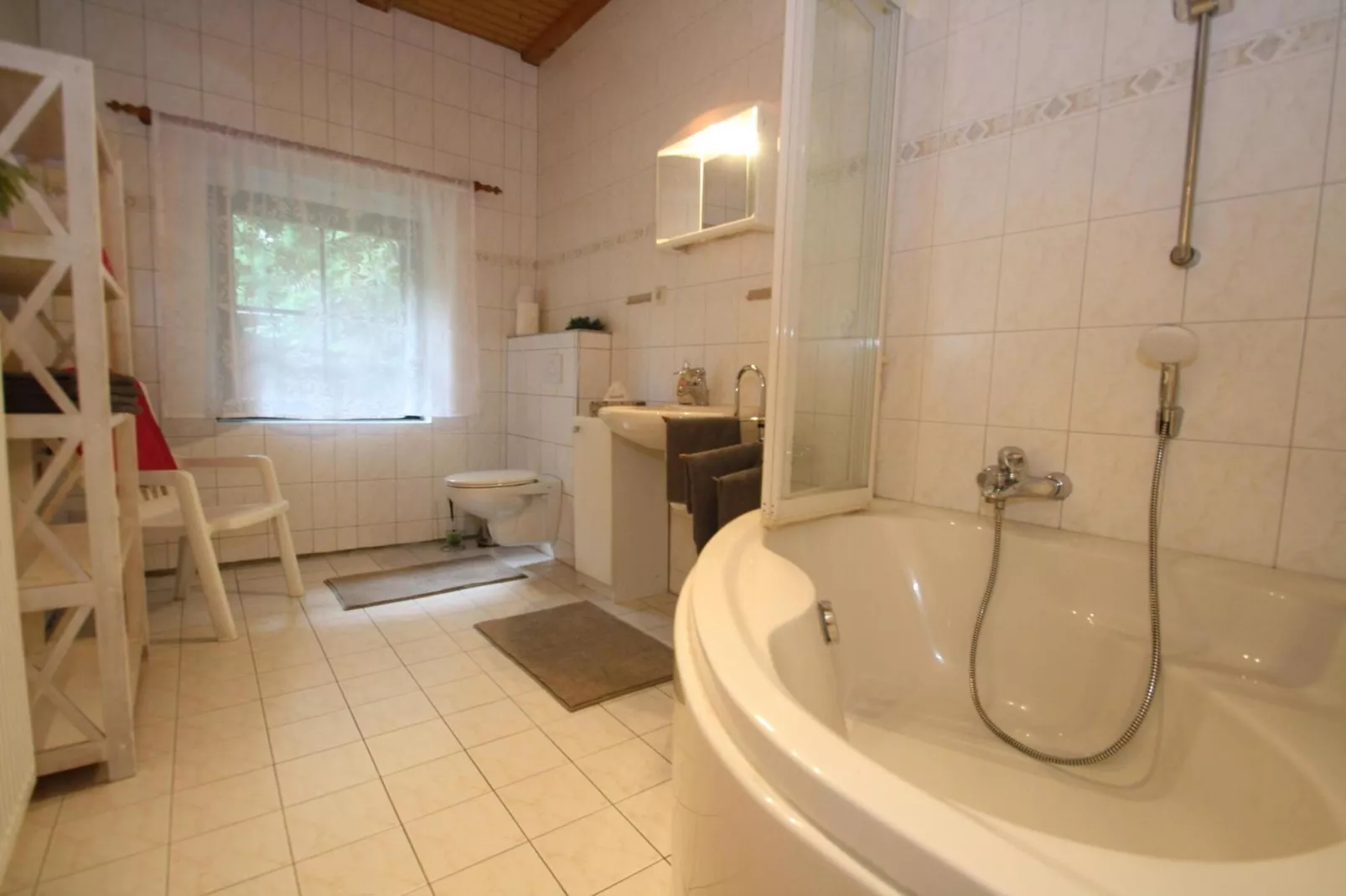 Doppelhaushälte Waldkautz-Badkamer