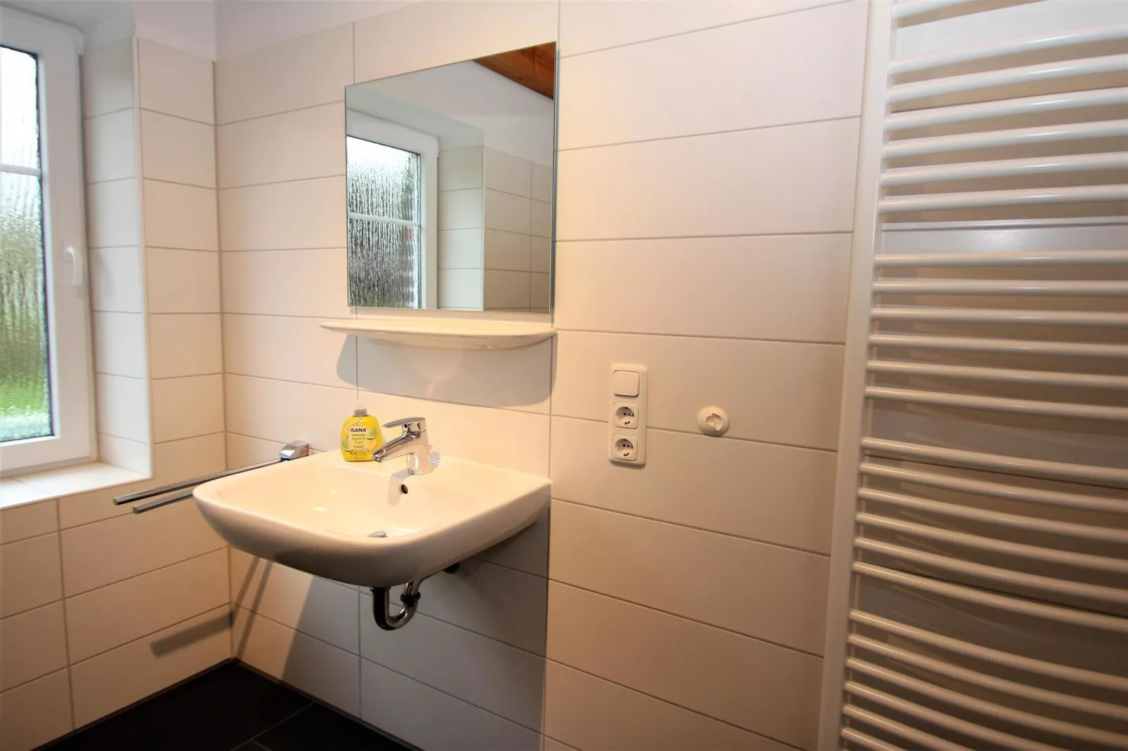 Großes Ferienhaus in einer Feriensiedlung-Badkamer
