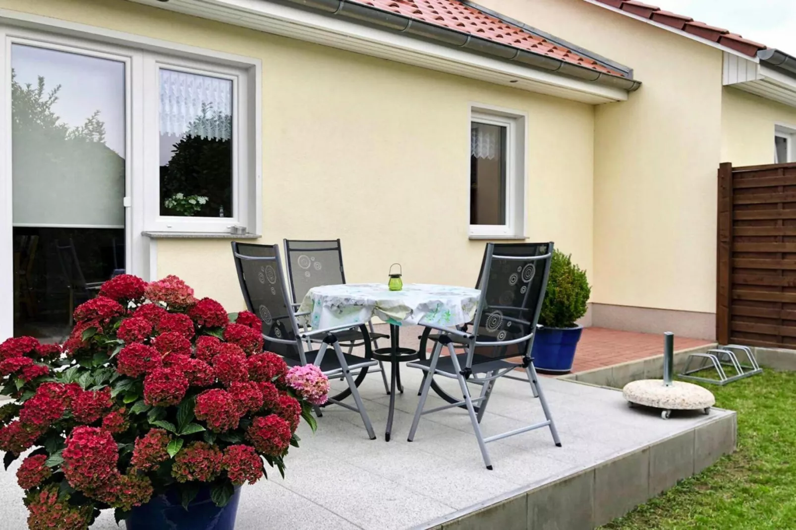 Doppelhaushälfte rechts-Terrasbalkon