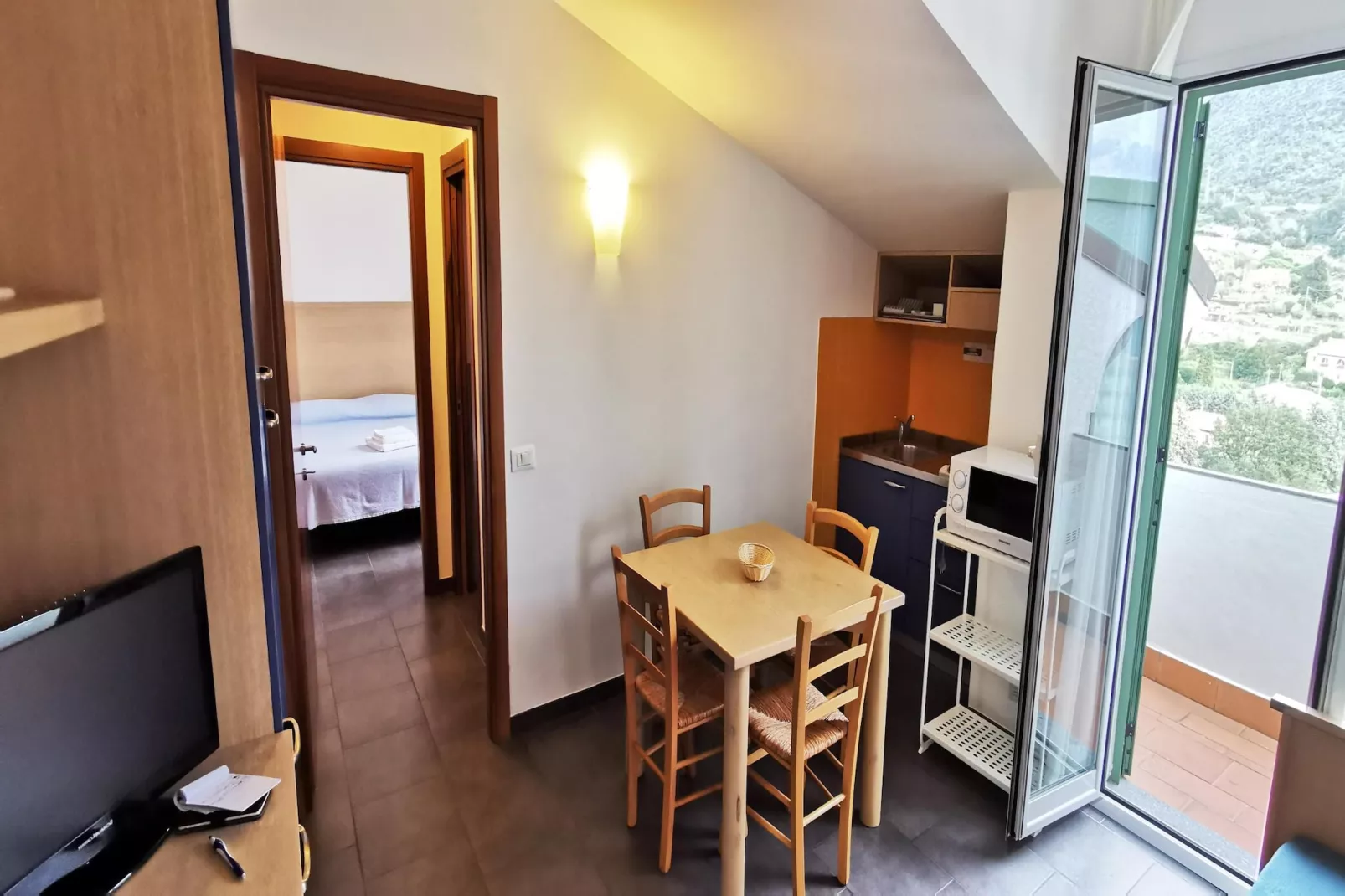 Residence Dei Fiori Pietra Ligure - B4-Eetkamer