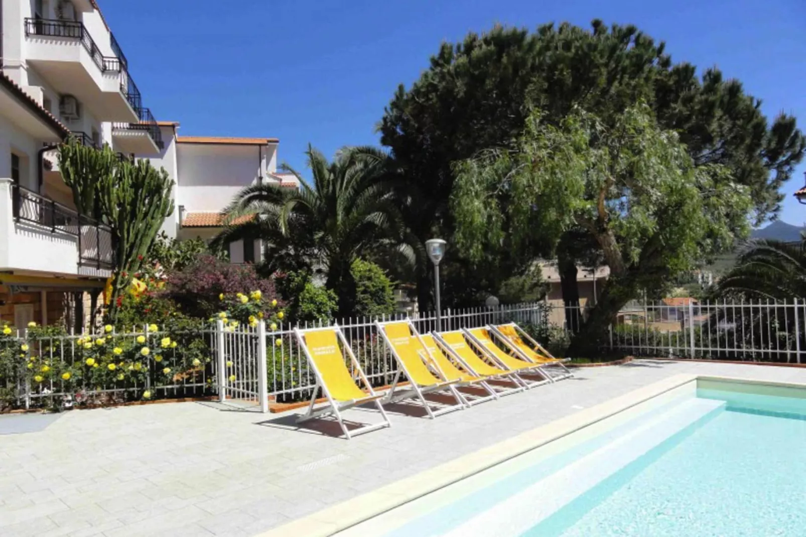 Residence Dei Fiori Pietra Ligure - B4-Zwembad