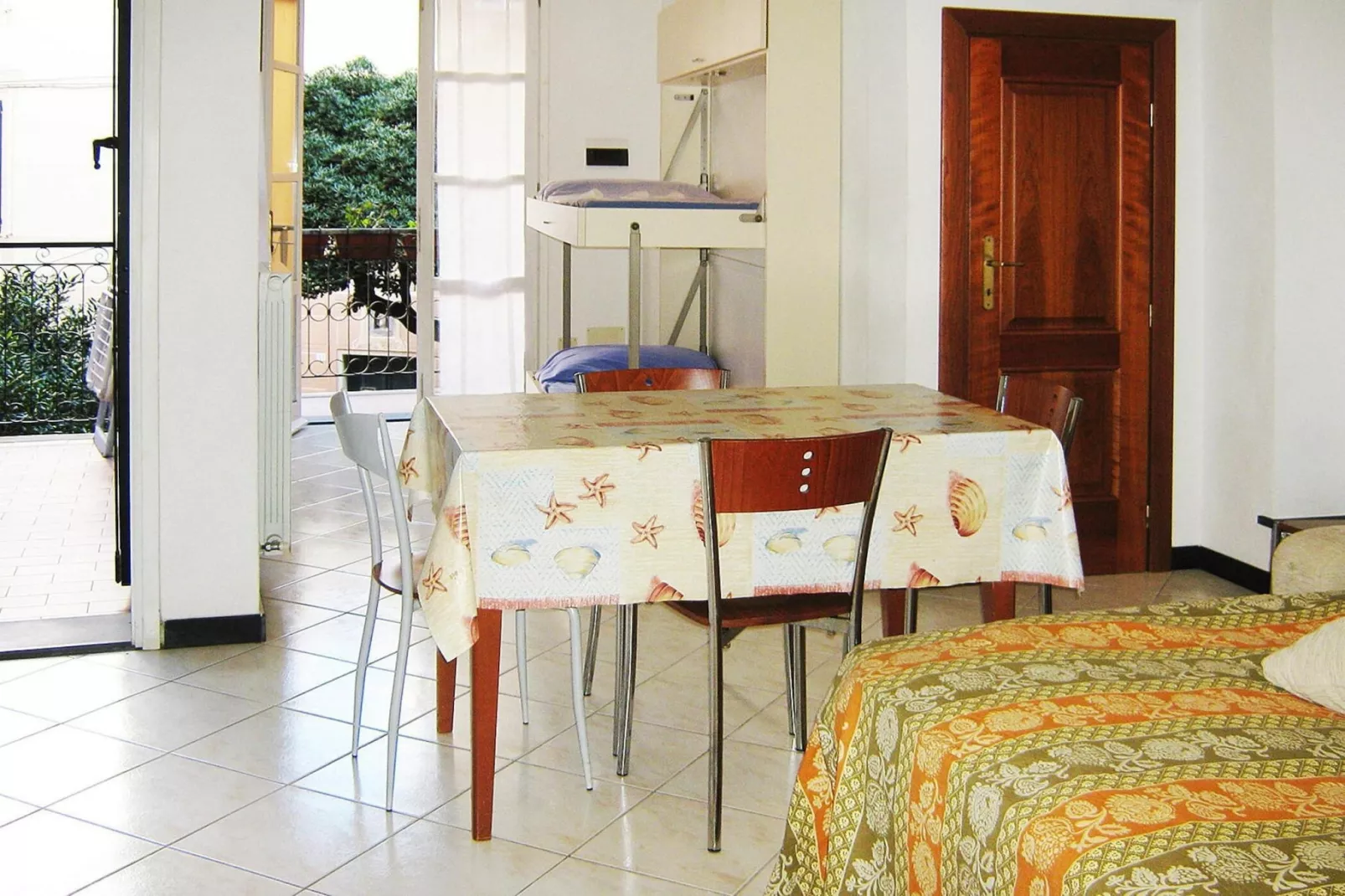 Apartments Giada Moneglia -A4/M4 Casa Giada-Eetkamer