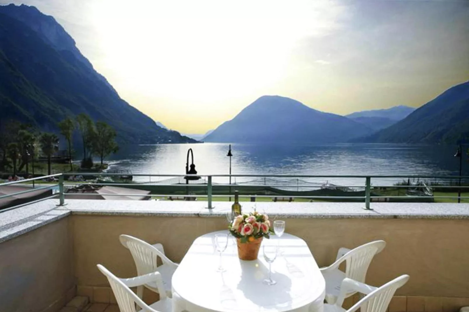 Residence Porto Letizia Porlezza - Villas Studio 4 pax Vista Lago Plus VSLP4 Lake View Plus 8213-Terrasbalkon