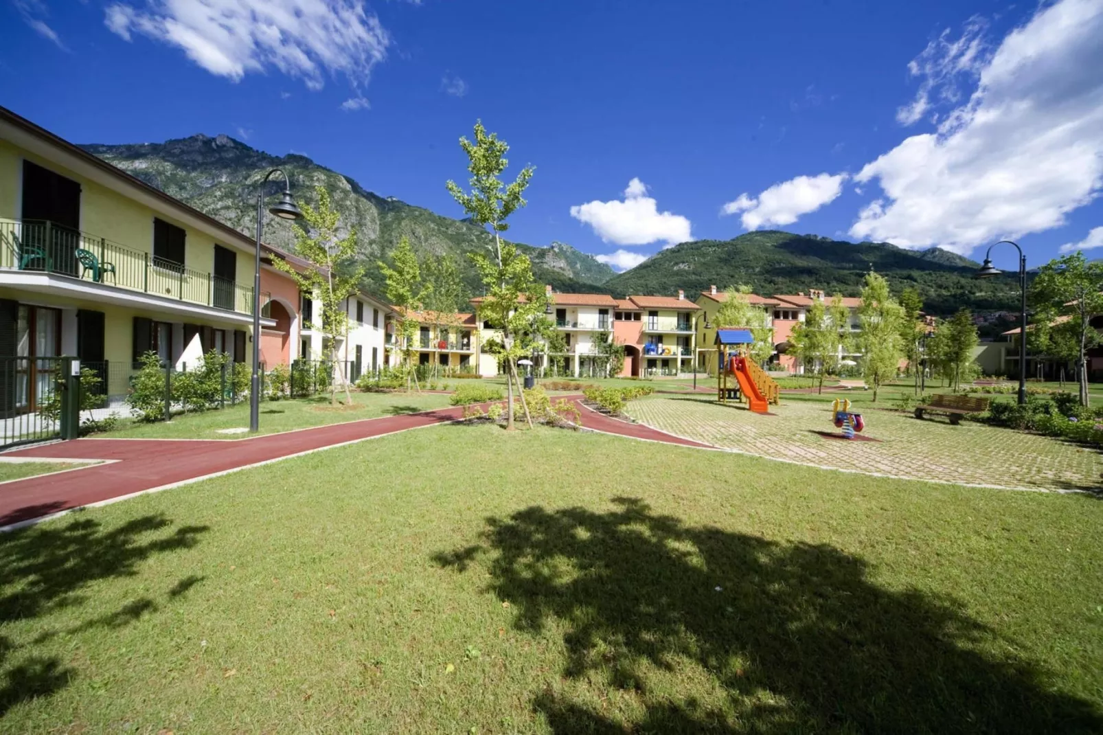 Residence Porto Letizia Porlezza - Villas Studio 4 pax Vista Lago Plus VSLP4 Lake View Plus 8213-Uitzicht zomer