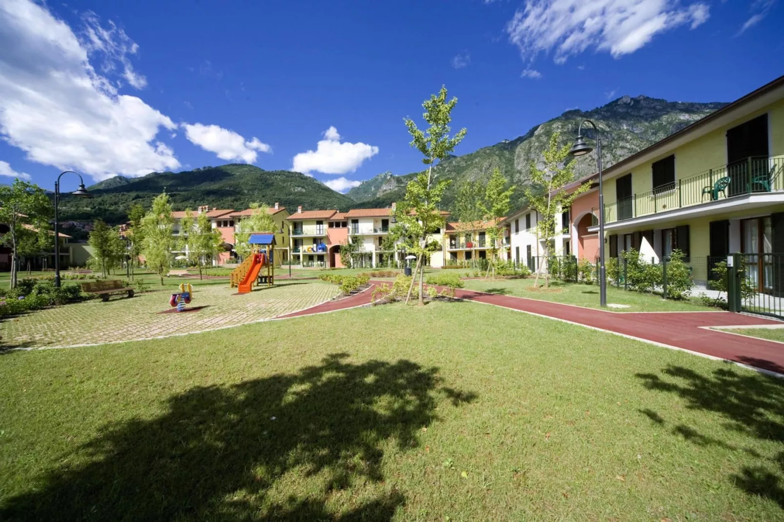 Residence Porto Letizia Porlezza - Villas Studio 4 pax Vista Lago Plus VSLP4 Lake View Plus 8213-Uitzicht zomer