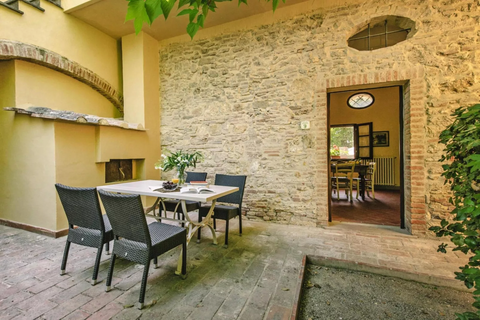 Agri-tourism Tenuta Quarrata, Santo Pietro Belvedere-bilo-Eetkamer
