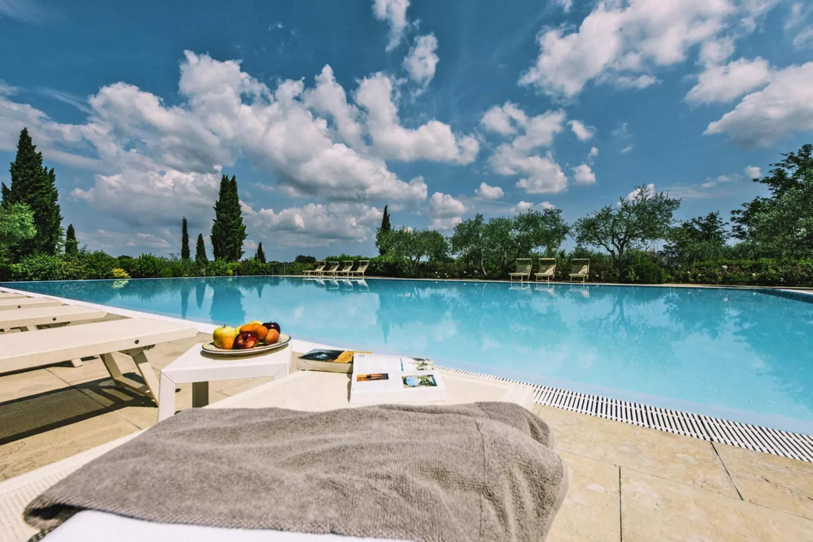 Agri-tourism Tenuta Quarrata, Santo Pietro Belvedere-trilo superior-Zwembad