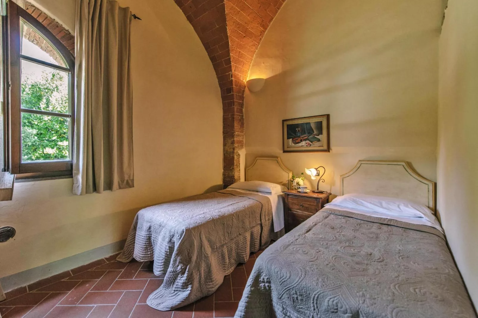 Agri-tourism Tenuta Quarrata, Santo Pietro Belvedere-trilo superior-Slaapkamer