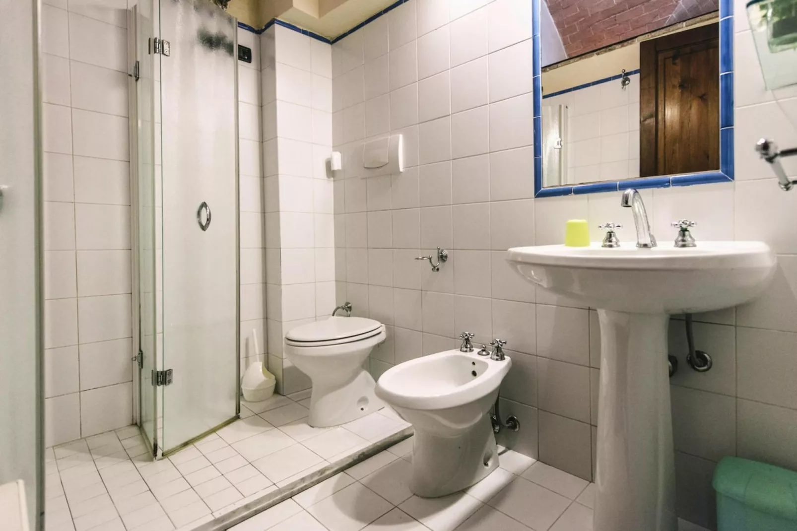 Agri-tourism Tenuta Quarrata, Santo Pietro Belvedere-trilo superior-Badkamer