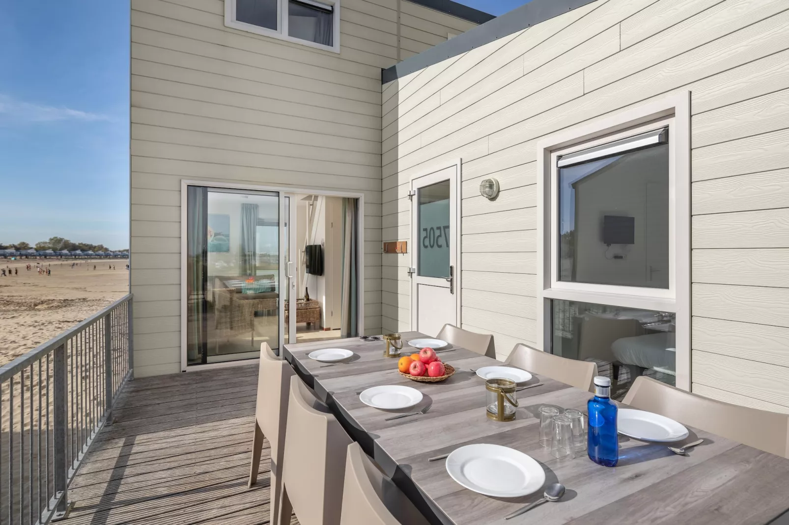 Vakantiepark Beach Resort 23-Terrasbalkon