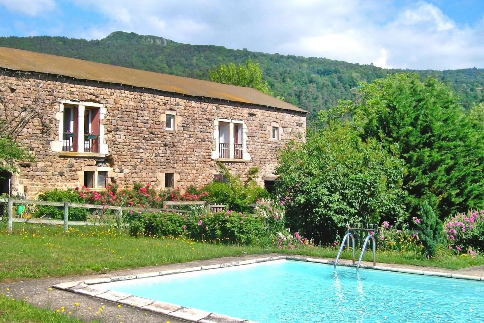Ferienwohnung in Retournac-Zwembad