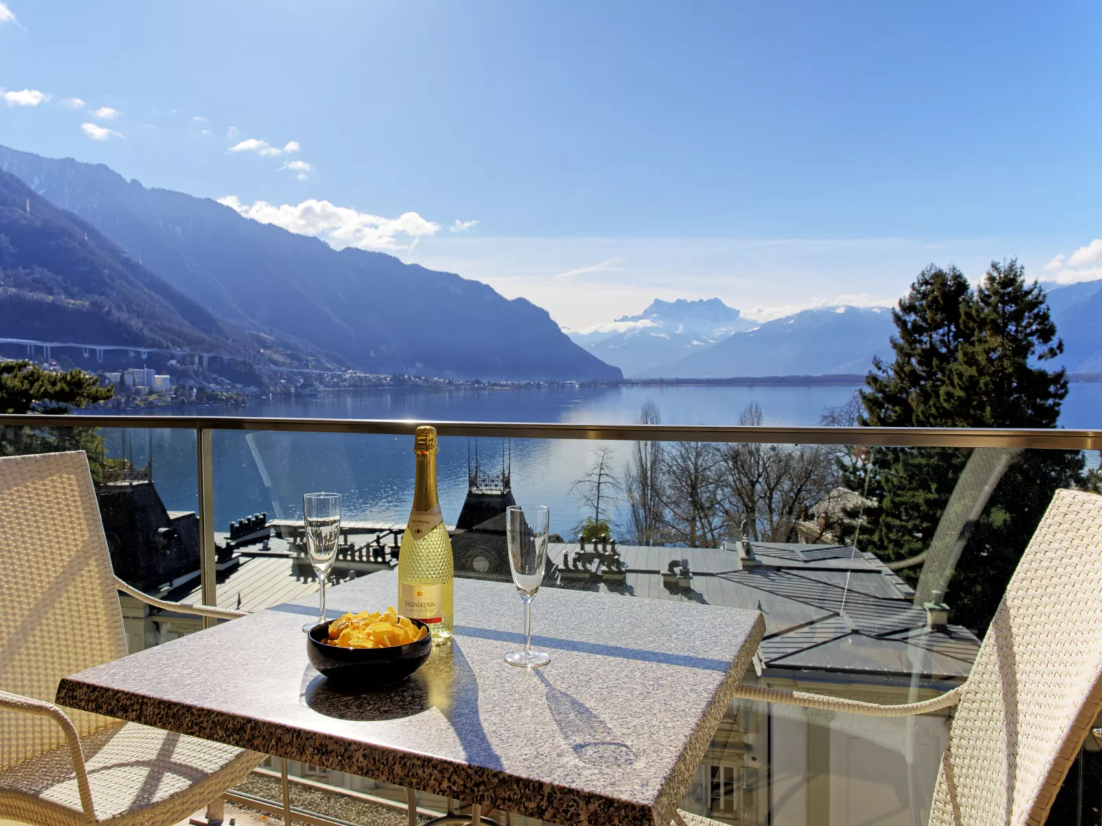 Le National Montreux-Buiten