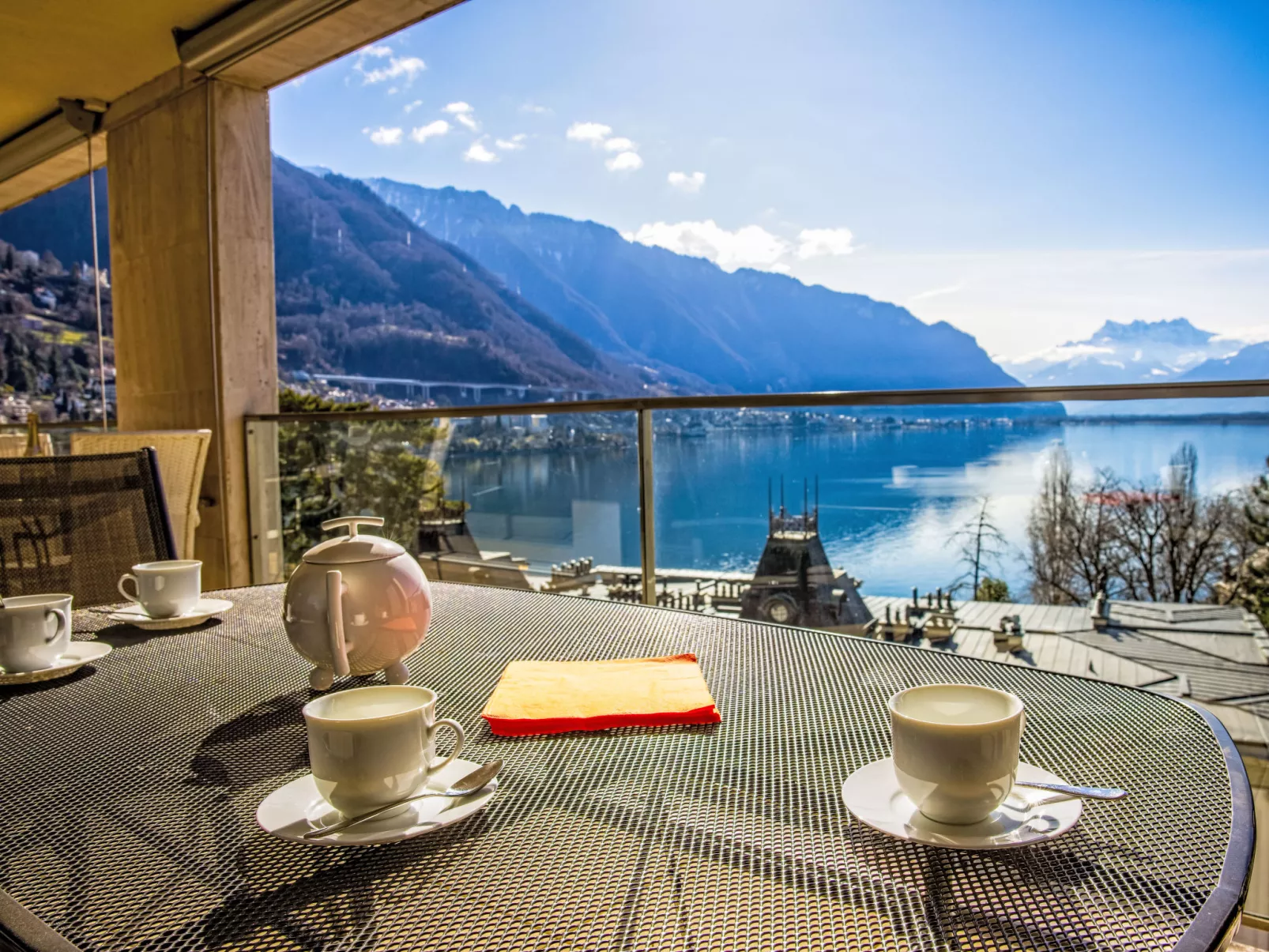 Le National Montreux-Buiten