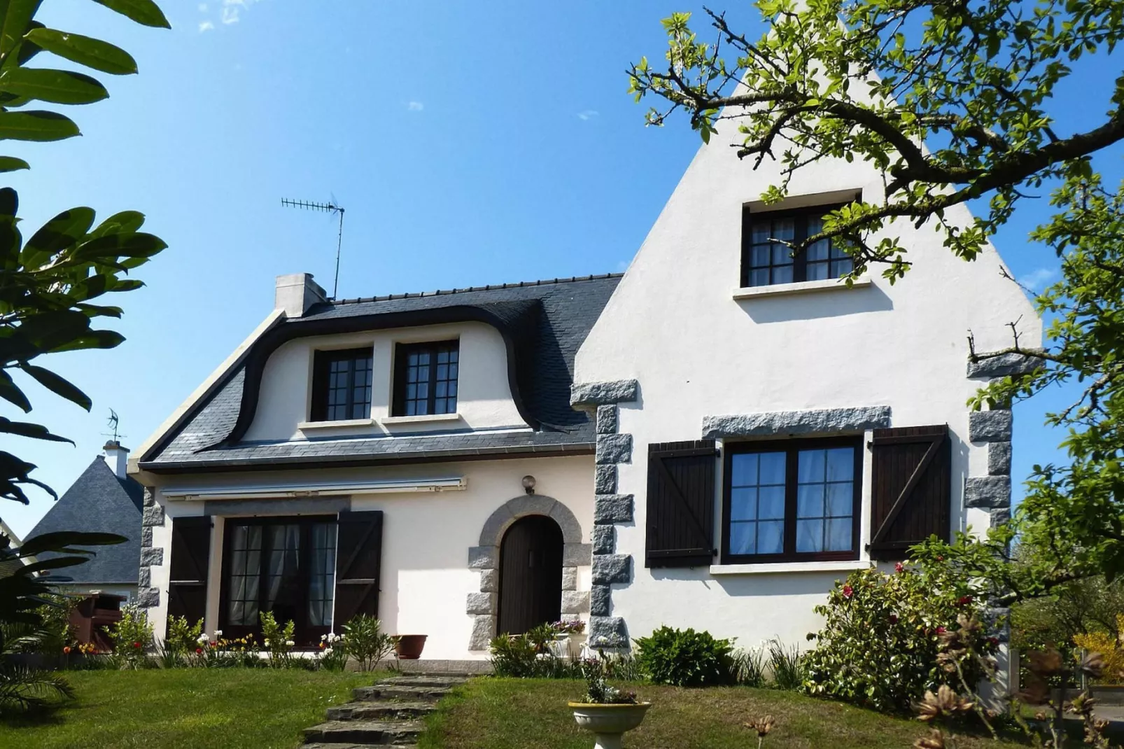 Holiday flat St Malo-Buitenkant zomer