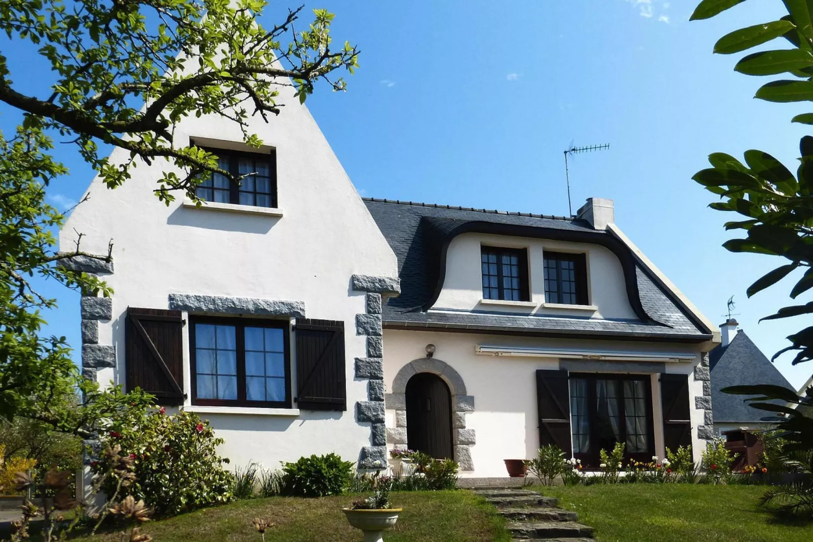 Holiday flat St Malo-Buitenkant zomer