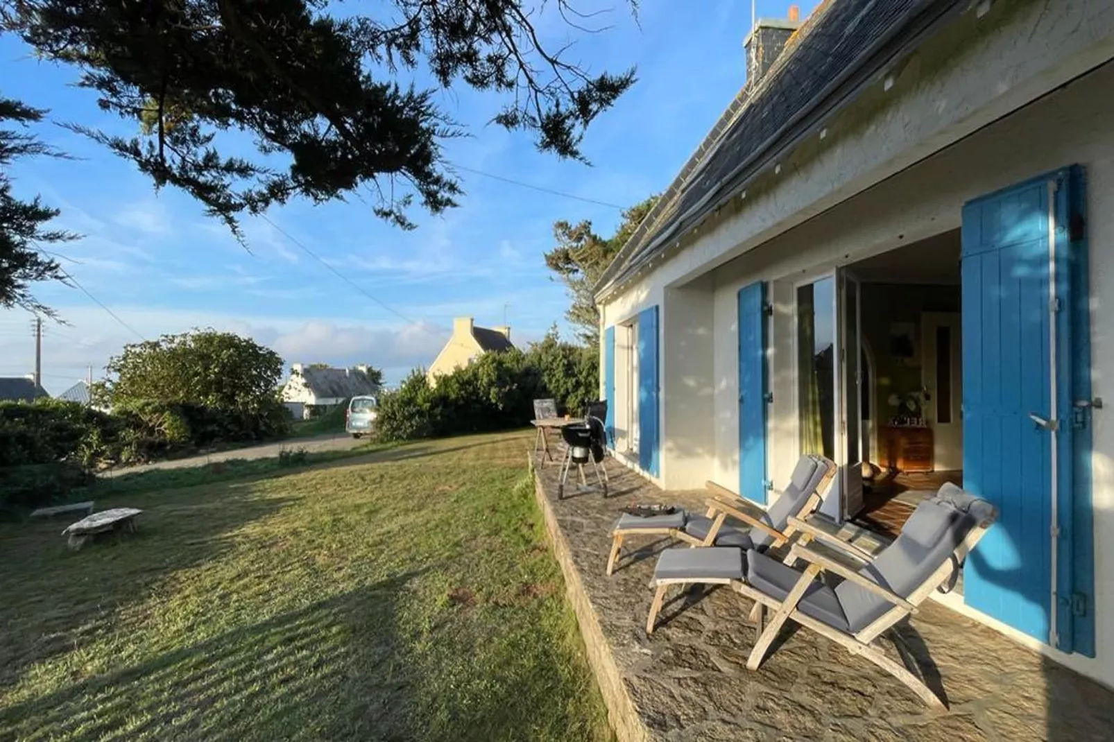 Holiday home Plozévet-Buitenkant zomer
