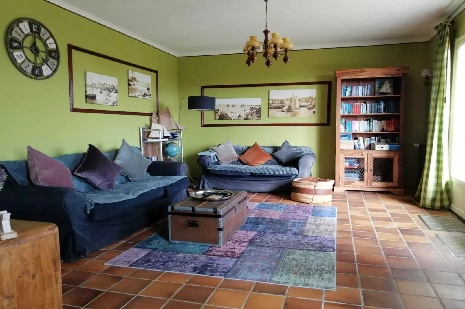 Holiday home Plozévet-Woonkamer