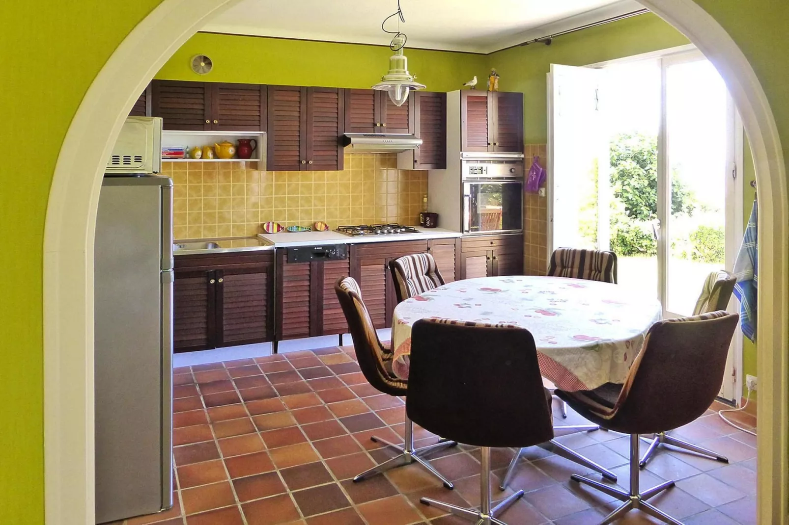 Holiday home Plozévet-Eetkamer
