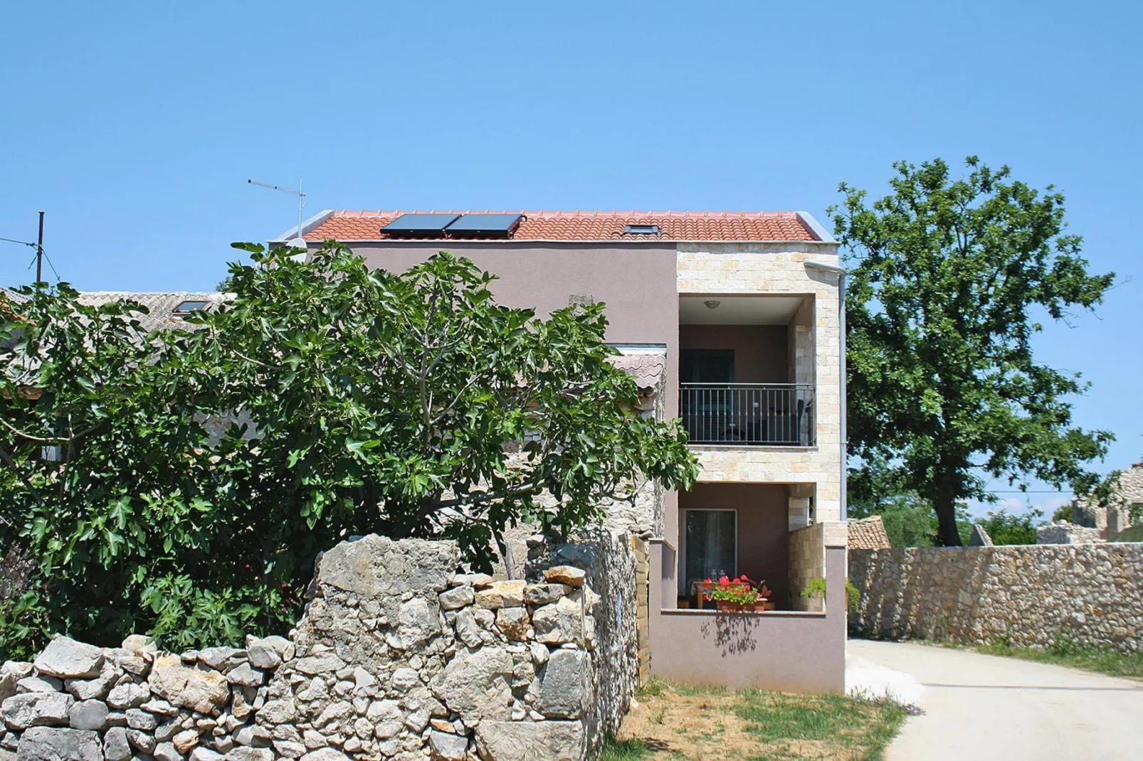 Holiday home, Privlaka-Ferienhaus Ruza, ca. 90 qm, bei Belegung mit 1-4 Personen-Buitenkant zomer