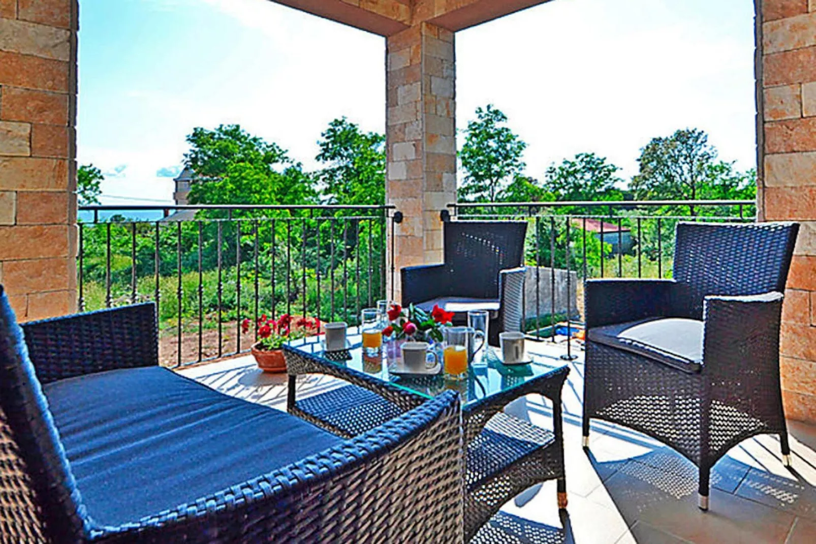 Holiday home, Privlaka-Ferienhaus Ruza, ca. 90 qm, bei Belegung mit 1-4 Personen-Terrasbalkon