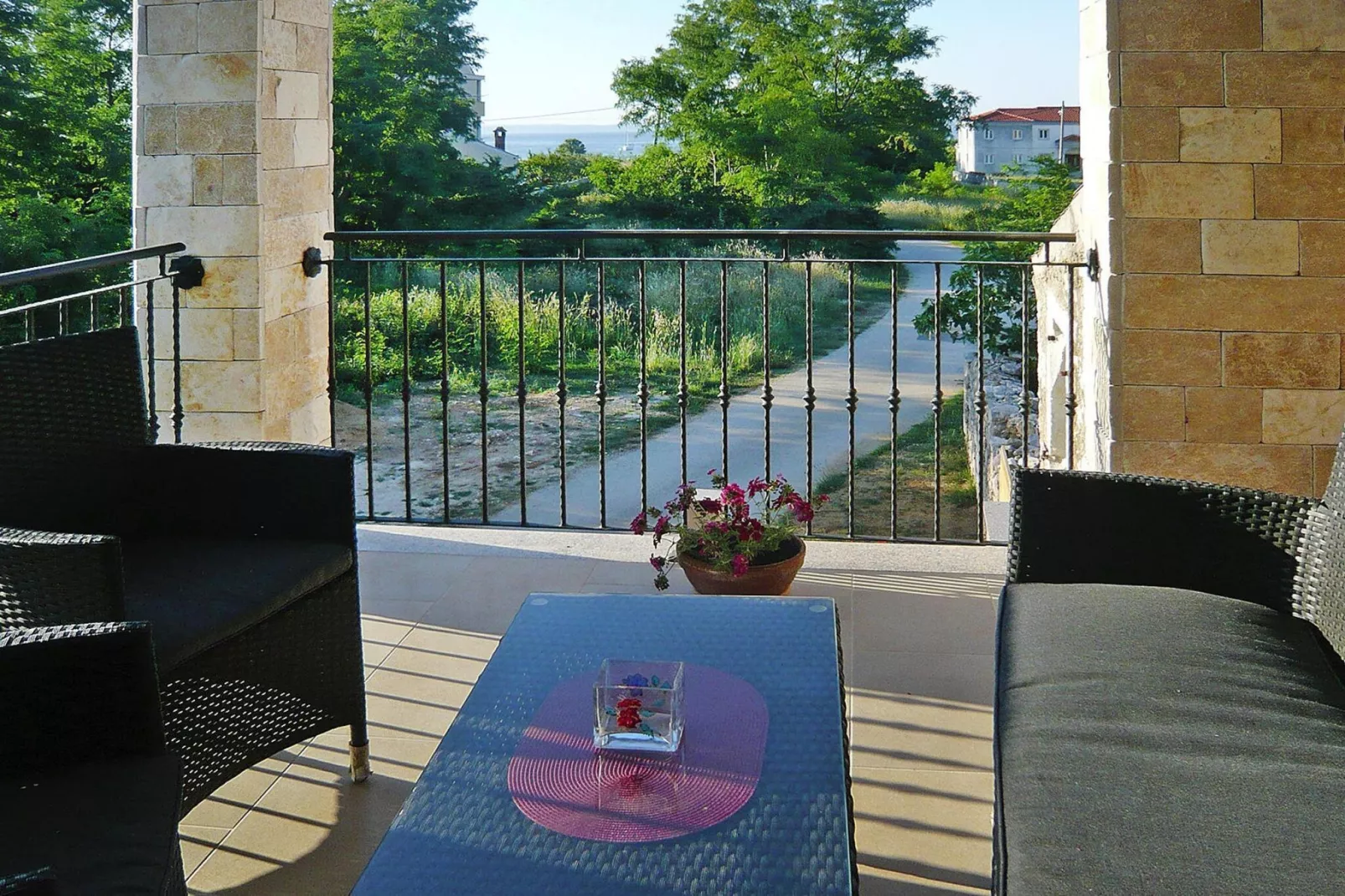 Holiday home, Privlaka-Ferienhaus Ruza, ca. 90 qm, bei Belegung mit 1-4 Personen-Terrasbalkon
