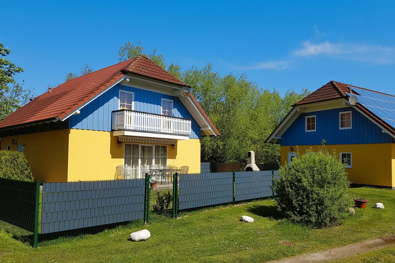 FH Nr 2 mit Hund 1-6 Personen 135 qm-Buitenkant zomer