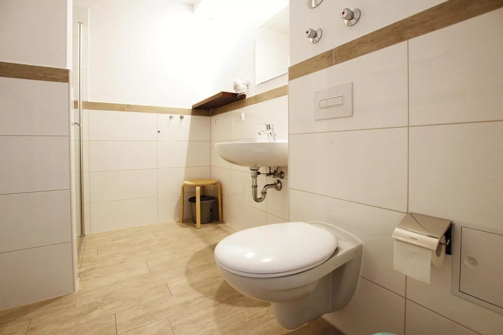 Apartment Hafenflair / Haus 3 EG-Wohnung 9 3 Personen-Badkamer
